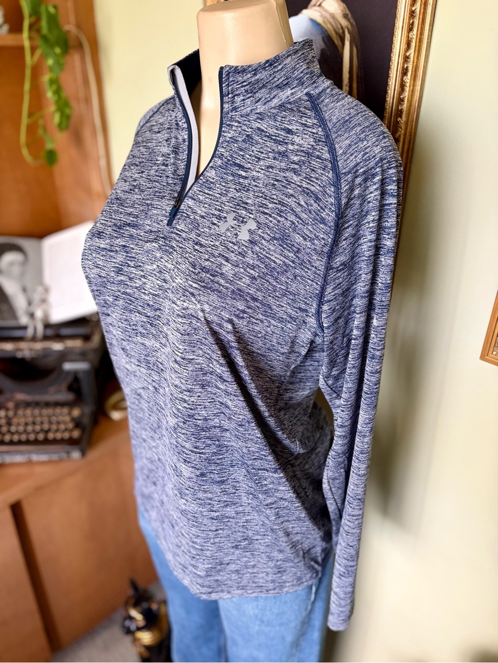 Under Armour Mens Loose Fit Blue Long Sleeve 1/4 Zip Polo Pullover Size M Active